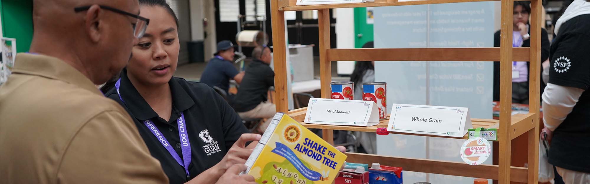 Image of an Extension agent explaining a nutrition label