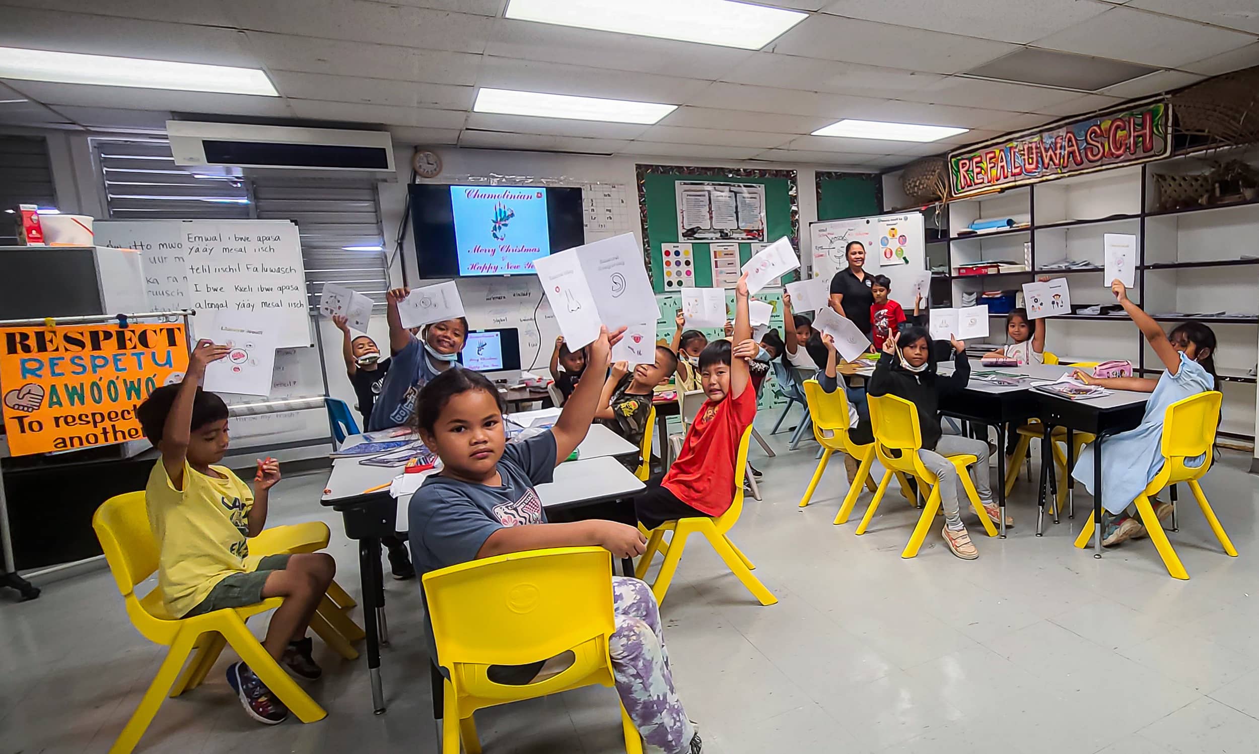 Photo of Rosalita Santos Hosono' students inside classroom