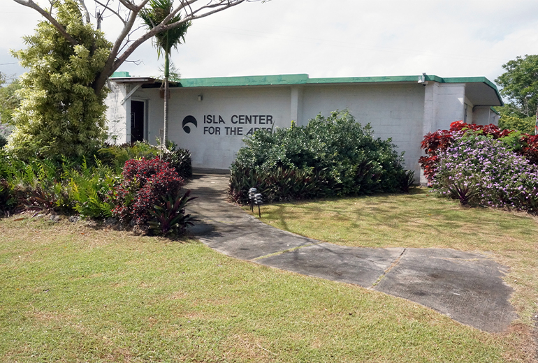 Outdoor shot of Isla Center for the Arts building