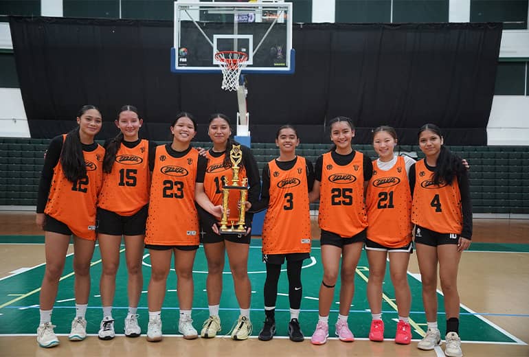 MVP Lady Stars pose for a photo